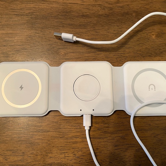 3 in 1 wireless charges - Picture 3 of 6